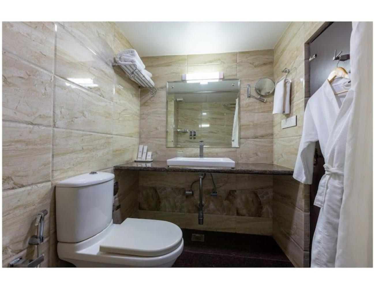 The Grand Krishna Luxury Hotel, Chikmagalūr Екстериор снимка
