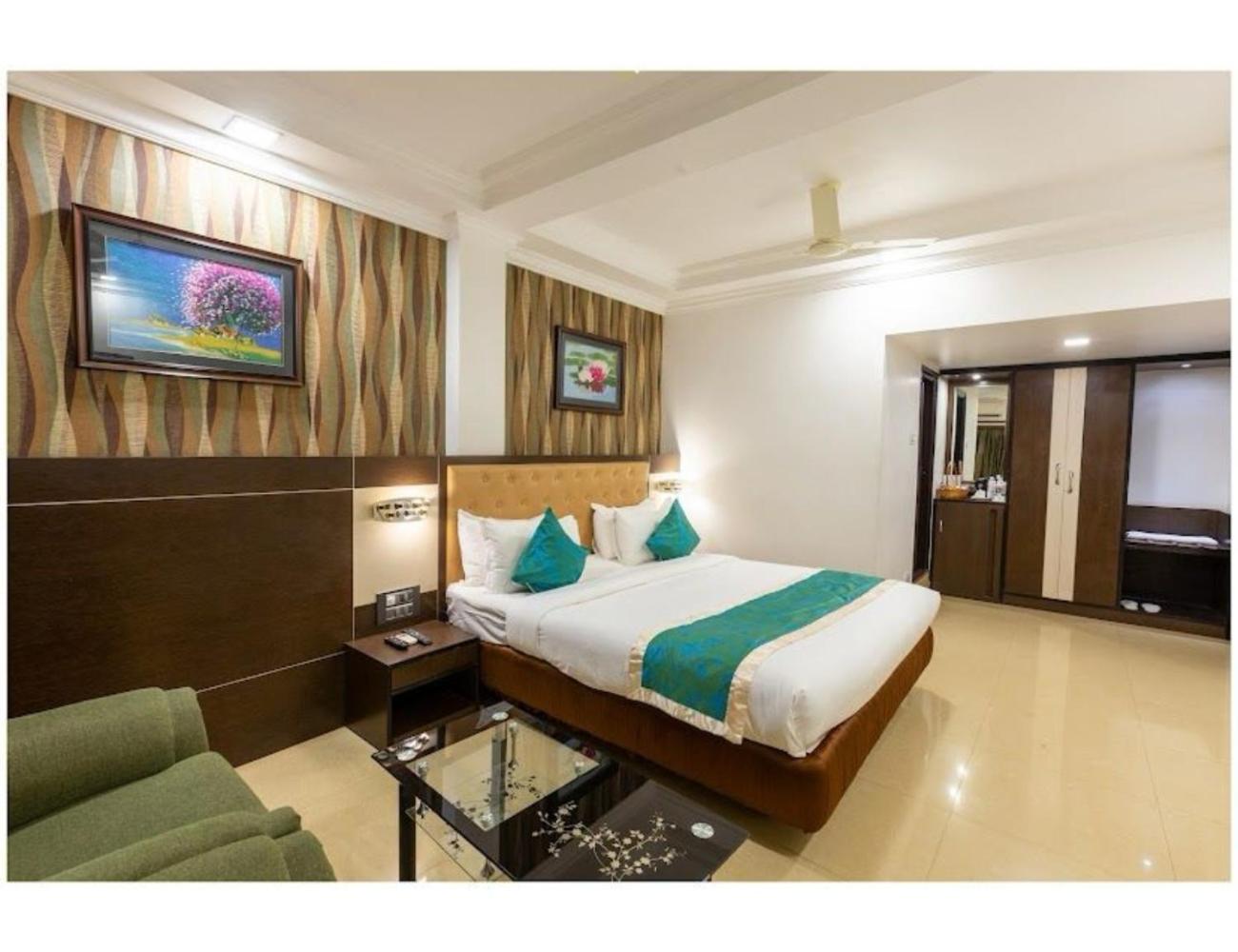 The Grand Krishna Luxury Hotel, Chikmagalūr Екстериор снимка
